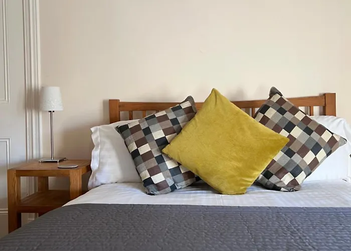 Portrona Apartment On The Harbour